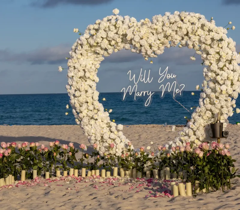 marry-mee-sign-white-rose-heart-miami-beach